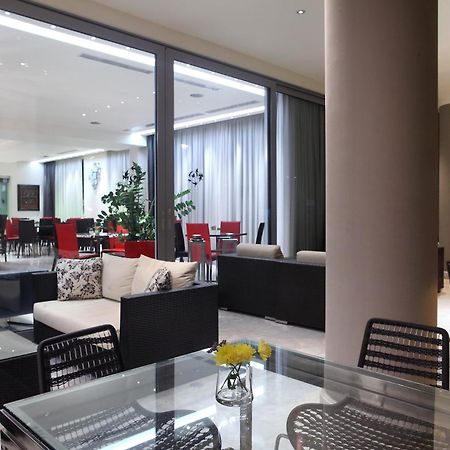 Comfy Boutique Hotel 칼라마타 레스토랑 사진